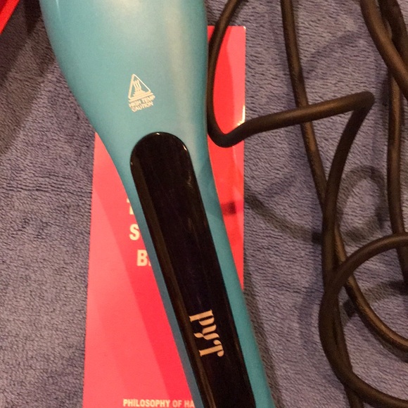 Philosophy of Hair Thermal Styling Brush - Picture 4 of 8